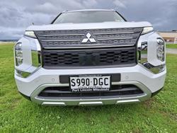 2024 Mitsubishi Outlander LS