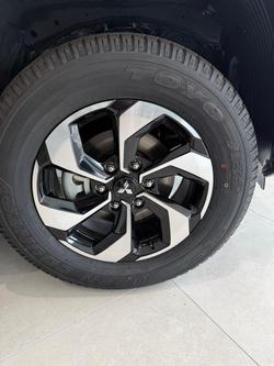 2024 Mitsubishi Pajero Sport GLS