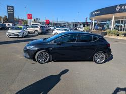 2017 Holden
Astra RS-V