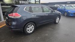 2015 Nissan
                X-TRAIL ST