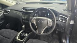 2015 Nissan
                X-TRAIL ST