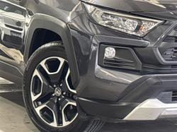 2020 Toyota
RAV4 Edge