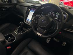 2022 Subaru
Outback AWD Touring