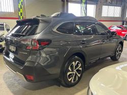 2022 Subaru
Outback AWD Touring