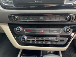 2017 Kia Carnival Platinum