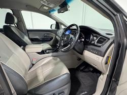 2017 Kia Carnival Platinum