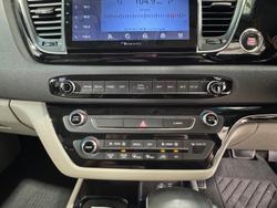 2017 Kia Carnival Platinum