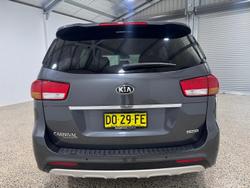 2017 Kia Carnival Platinum