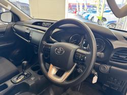 2022 Toyota
Hilux Workmate
