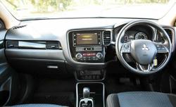 2018 Mitsubishi
                Outlander ES