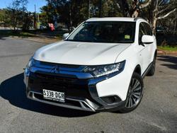 2018 Mitsubishi
                Outlander ES