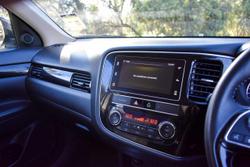 2018 Mitsubishi
                Outlander ES