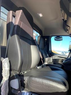 2024 Freightliner Cascadia 116 White
