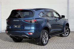 2023 Isuzu
MU-X LS-T