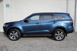 2023 Isuzu
MU-X LS-T