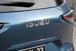2023 Isuzu
MU-X LS-T