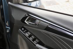 2023 Isuzu
MU-X LS-T