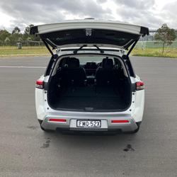 2023 Nissan
Pathfinder Ti-L