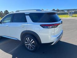 2023 Nissan
Pathfinder Ti-L