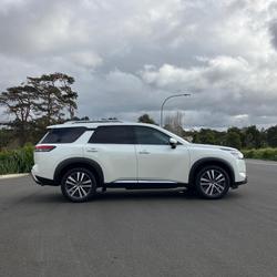 2023 Nissan
Pathfinder Ti-L