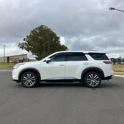2023 Nissan
Pathfinder Ti-L