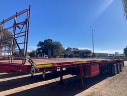 2012 CIMC 13.5M Straight Flat Top Red