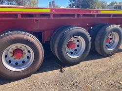 2012 CIMC 13.5M Straight Flat Top Red