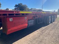 2012 CIMC 13.5M Straight Flat Top Red