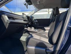 2023 Mitsubishi
Outlander ES