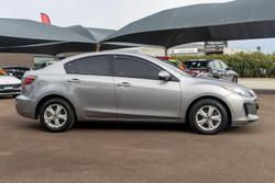 2013 Mazda
3 Neo