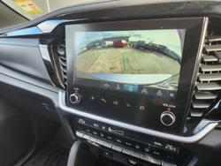 2025 Isuzu
MU-X LS-T