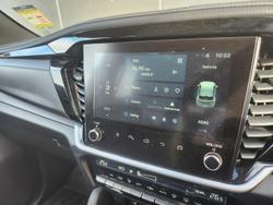 2025 Isuzu
MU-X LS-T