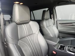 2025 Isuzu
MU-X LS-T