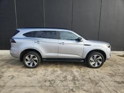 2025 Isuzu
MU-X LS-T
