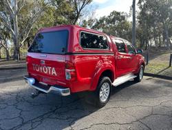 2013 Toyota
                Hilux SR5