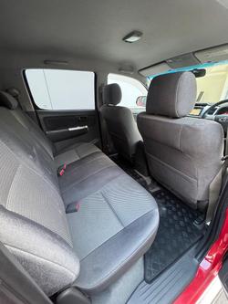 2013 Toyota
                Hilux SR5