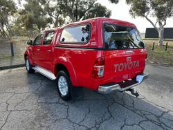 2013 Toyota
                Hilux SR5