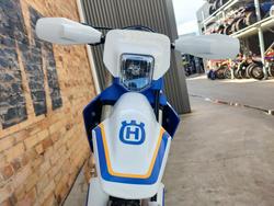 2025 HUSQVARNA TE 300I HERITAGE ENDURO BLUE