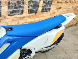 2025 HUSQVARNA TE 300I HERITAGE ENDURO BLUE