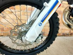 2025 HUSQVARNA TE 300I HERITAGE ENDURO BLUE