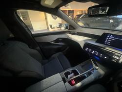 2025 Peugeot
5008 Allure Hybrid