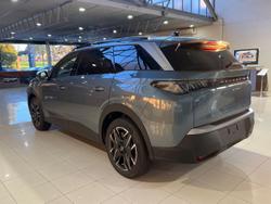 2025 Peugeot 5008 Allure Hybrid