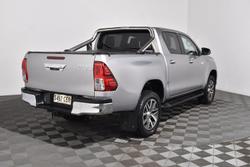 2020 Toyota
Hilux SR5
