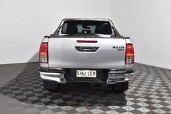 2020 Toyota
Hilux SR5
