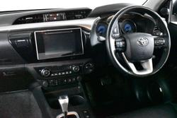 2020 Toyota
                Hilux SR5
