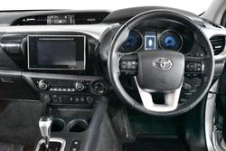 2020 Toyota
                Hilux SR5