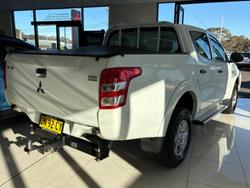 2015 Mitsubishi
Triton GLX