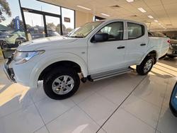 2015 Mitsubishi
Triton GLX