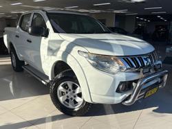 2015 Mitsubishi
Triton GLX
