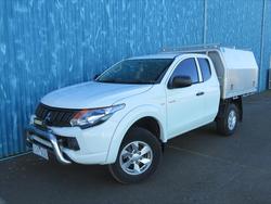 2016 Mitsubishi
Triton GLX Club Cab